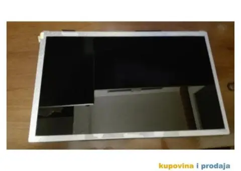 Potpuno ispravan panel od 10,1 inca.