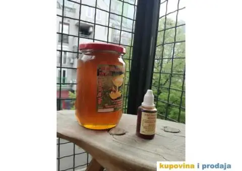 Prodajem domaci Med i Propolis vrhunskog kvaliteta