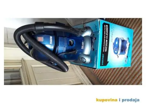 Prodajem usisivač na vodu