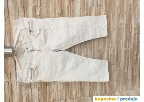 Prodajem 3/4 pantalonice - Jeftino - 4/6