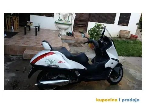 Aprilia Atlantic 500 - 4/5
