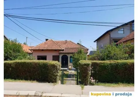 Prodajem kuću u blizini centra Trstenika - 1/10