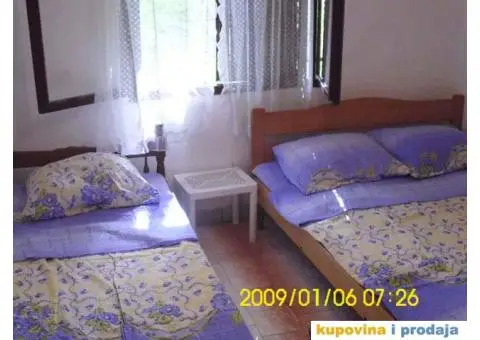 NAJJEFTINIJE LETOVANJE - SUTOMORE kod Dimitrijevic Radomira - 6/10