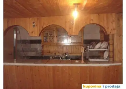 NAJJEFTINIJE LETOVANJE - SUTOMORE kod Dimitrijevic Radomira - 9/10