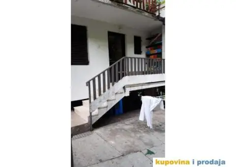 stan-prva linija do mora - 4/10