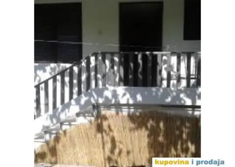 stan-prva linija do mora - 10/10