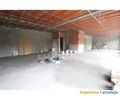 Sremčica, u centru, lux lokal, dupleks, ID 12695