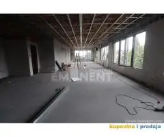 Sremčica, u centru, lux lokal, dupleks, ID 12695