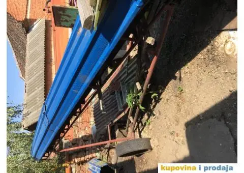 Istovarivac za kukuruz, seno i dzakove