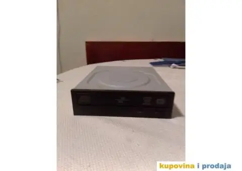 Prodajem računar, grafičku kartu i CDRW disk - 2/5