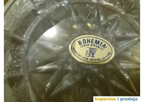 Prodajem kristalnu pepeljaru