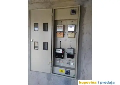 Prodajem ukljiženu kuću - 2/5