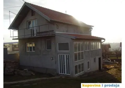 Prodajem ukljiženu kuću - 3/5