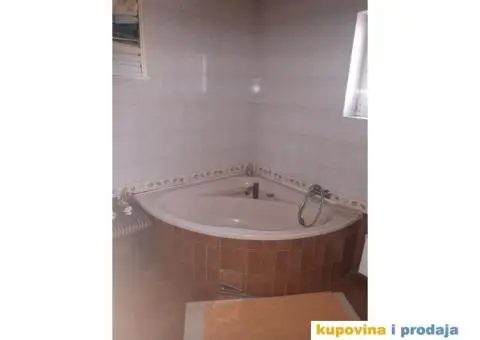 SJAJNA PORODIČNA KUĆA - 6/10