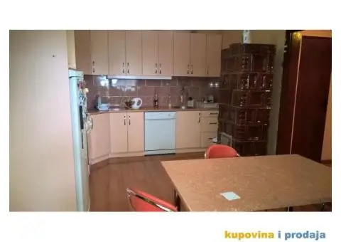 SJAJNA PORODIČNA KUĆA - 8/10