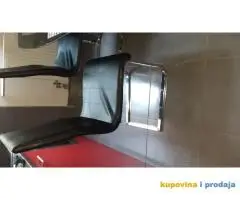 Trpezarijski sto i stolice