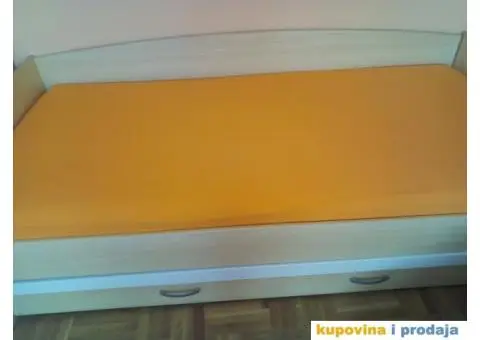prodajem ocuvan i u dobrom stanju krevet  sa fiokom u Krusevcu - 2/3