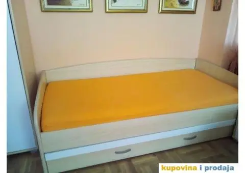 prodajem ocuvan i u dobrom stanju krevet  sa fiokom u Krusevcu - 3/3