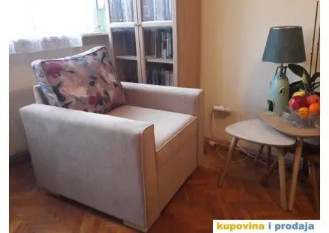 Prodajem fotelju i tabure - 2/4