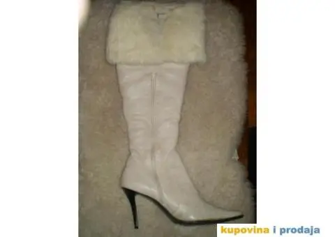 PRODAJEM KOŽNE ŽENSKE ČIZMICE - 1/6