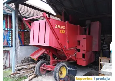 Prodajem Kombajn Zmaj 132 i Traktor