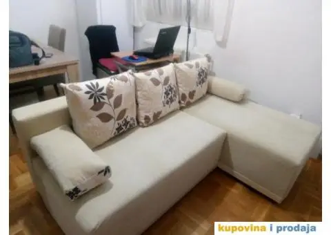 Prodajem uganu garnituru