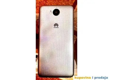 HUAWEI Y6 2017 - 2/10
