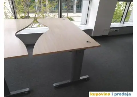 Prodajem kancelarijski sto u odličnom stanju - 4/5