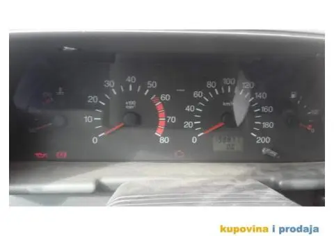 POVOLJNO PRODAJEM  LADU 110 1.5 GLI 16V - 8/10