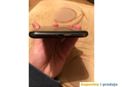 IPhone 6 + Huawei Y6 - 8/10