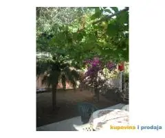 izdavanje apartmana  krasici tivat