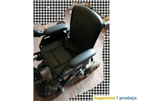 Invalidska kolica sa akumulatorom
