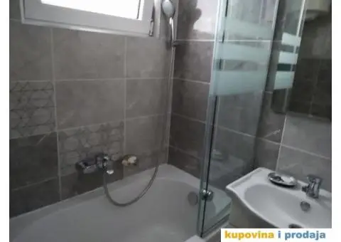 Prodajem polovnu kadu sa staklenom zaštitom - 2/5