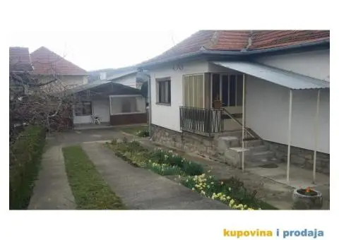 Dve kuće na jednom placu u Aranđelovcu - 2/6