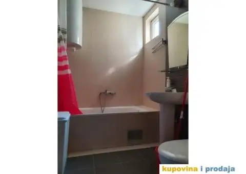 Prodajem trosoban stan na Senjaku u ulici Bulevar vojvode Misica 51a, povrsine 78m2 - 4/9