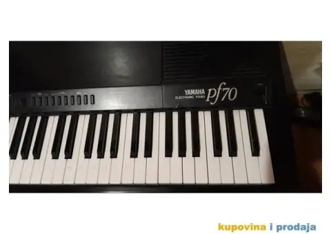 YAMAHA  PF70 electronic piano - 1/3
