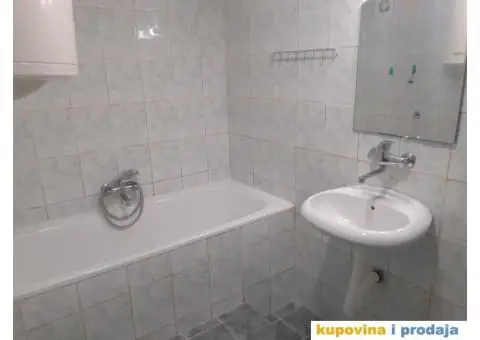 POVOLJNO NA PRODAJU MANJI STAN U CENTRU NOVOG SADA - 6/7