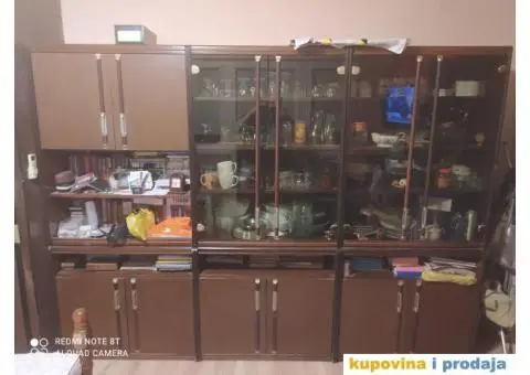 Poklanjam kombinovani plakar (dvokrilni orman sa ustakljenim policama) - 1/3