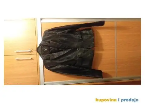 Prodajem crni sako - New Yorker