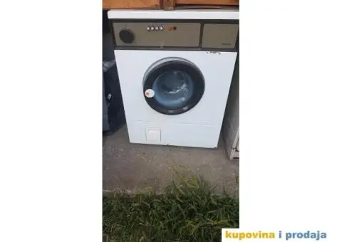 Iznosimo i odnosimo dotrajalu belu tehniku - 2/2