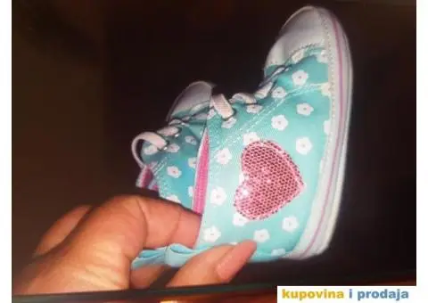 Obuca za decojcicu bebu  crvene mini maus sandalice od 6-9meseci kao nove perfektno stanje. Patikiic - 5/6