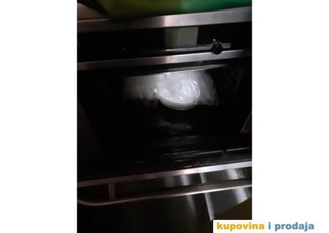 Sporet så staklom i masina za sudove - 1/4