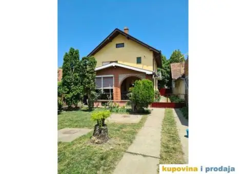 NA PRODAJU KUĆA U CENTRU VRBASA - 1/9