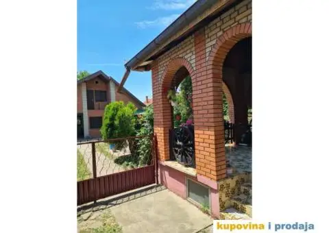 NA PRODAJU KUĆA U CENTRU VRBASA - 3/9