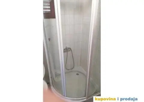 IZDAVANJE VIKENDICE - 4/10