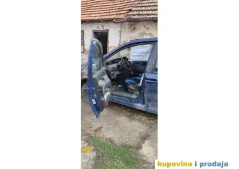 Fiat Ulysse 2003. godište/7 sedišta -havarisan u voznom stanju! - 3/10