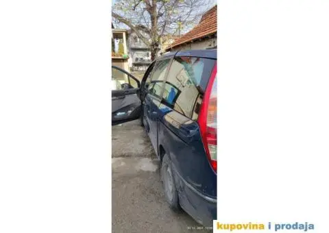 Fiat Ulysse 2003. godište/7 sedišta -havarisan u voznom stanju! - 8/10