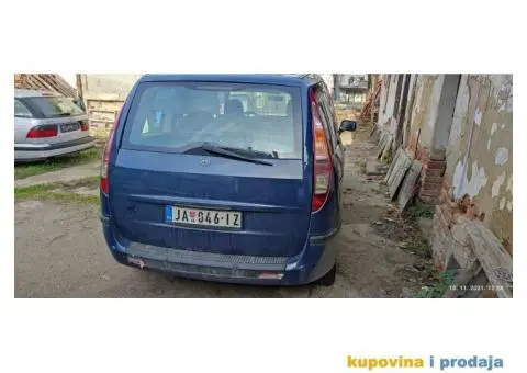 Fiat Ulysse 2003. godište/7 sedišta -havarisan u voznom stanju! - 9/10