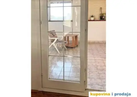 Prostran i svetao stan nadomak Dunavskog keja i starog Merkatora - 4/12