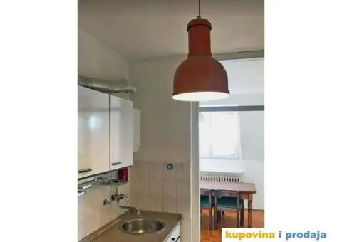 Prostran i svetao stan nadomak Dunavskog keja i starog Merkatora - 7/12